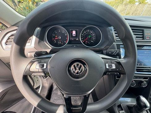 Used 2019 Volkswagen Tiguan S image 14