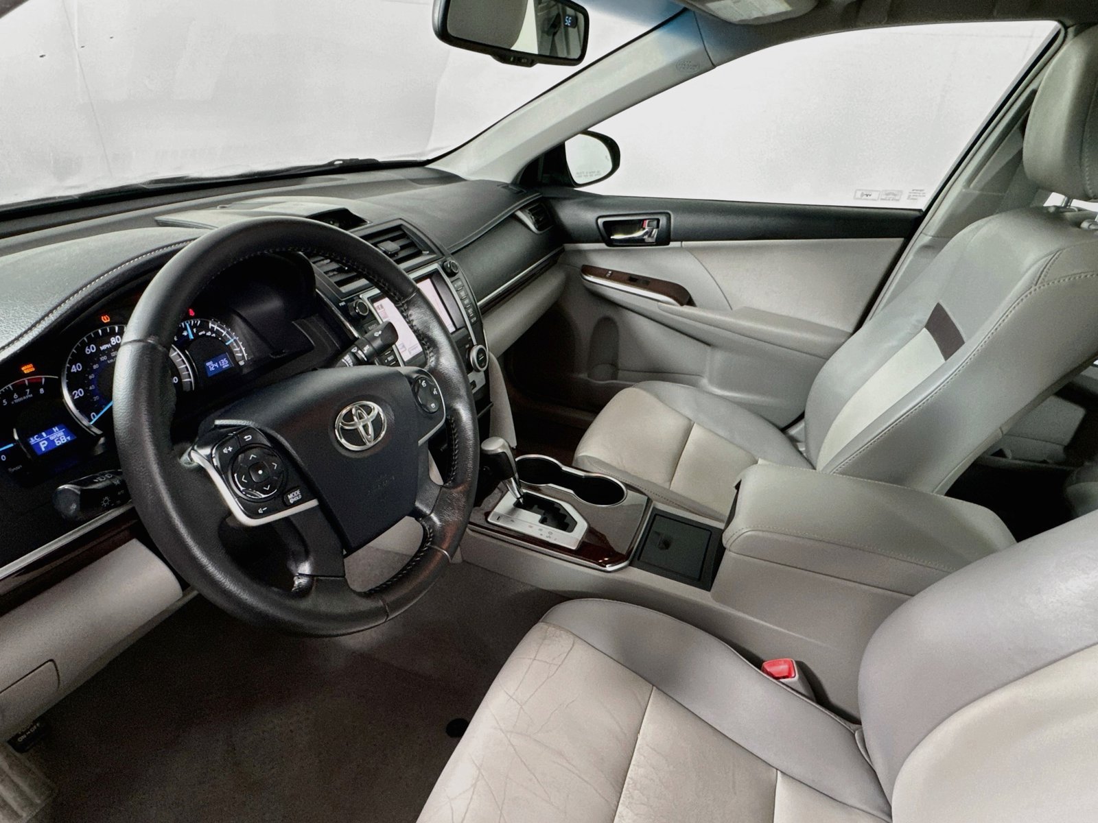 Used 2012 Toyota Camry XLE FWD image 8