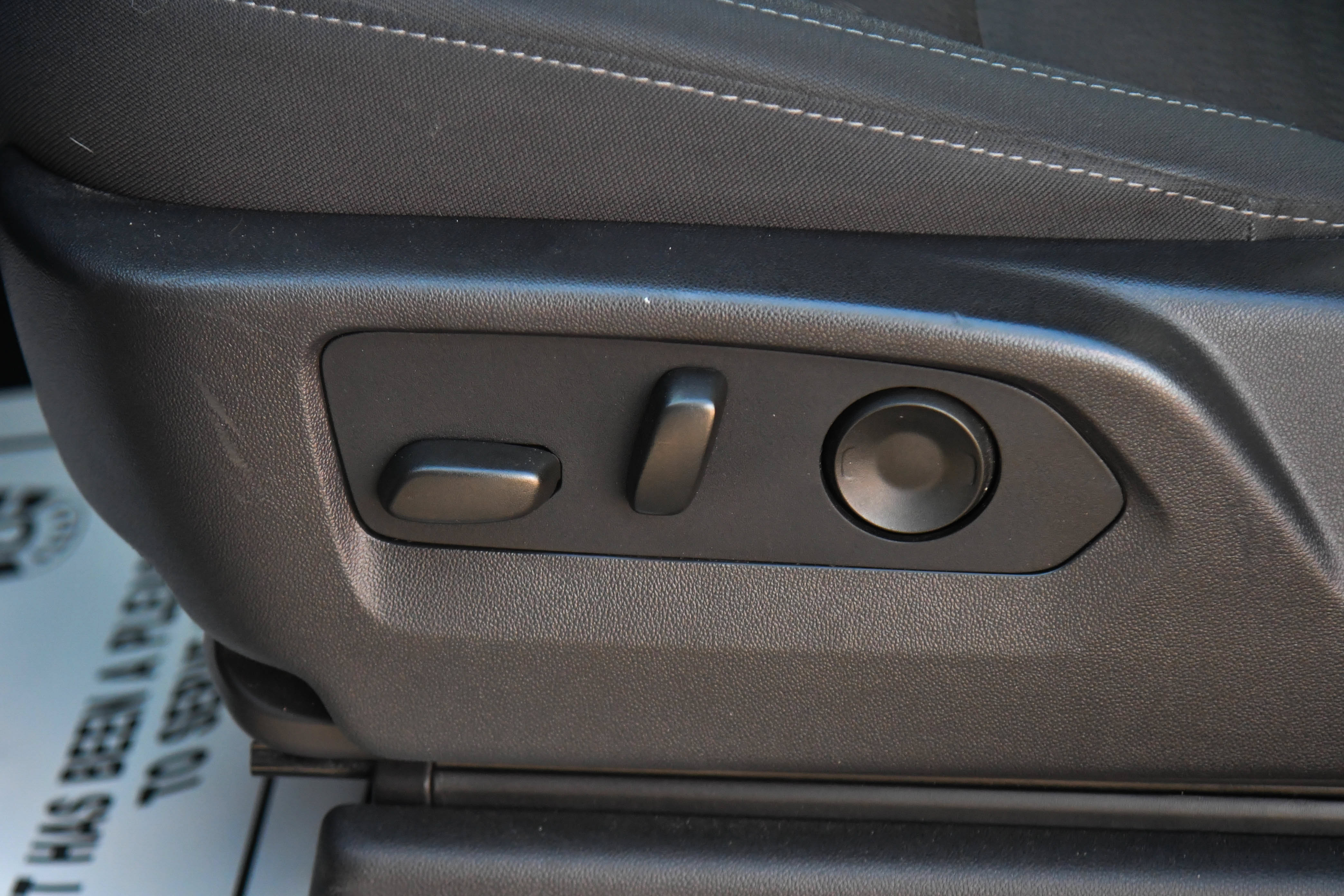 Used 2024 Chevrolet Silverado 1500 LT AWD/4WD image 16