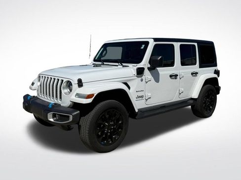 Used 2023 Jeep Wrangler Unlimited Sahara w/ Cold Weather Group AWD/4WD image 9