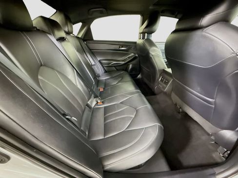 Certified 2021 Toyota Avalon XLE w/ Moonroof Package image 27