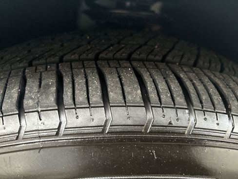 Used 2022 Ford Edge SE w/ Black Appearance Package image 12