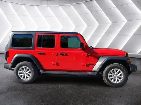 Used 2023 Jeep Wrangler Unlimited Sport AWD/4WD image 2