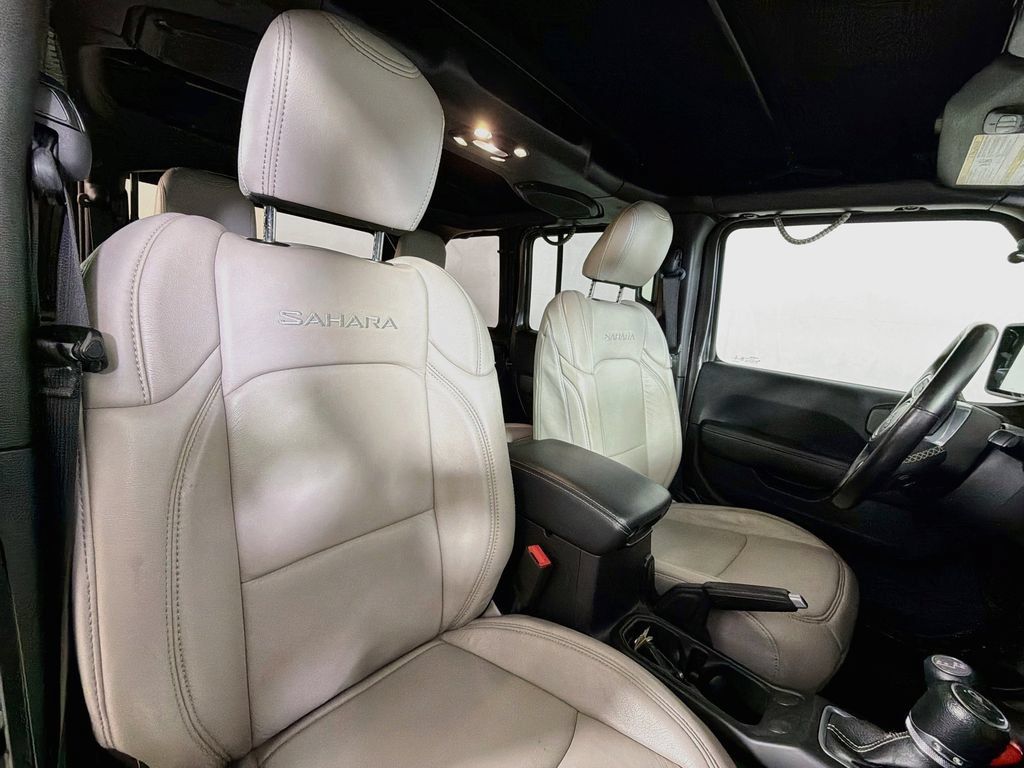 Used 2019 Jeep Wrangler Unlimited Sahara AWD/4WD image 24