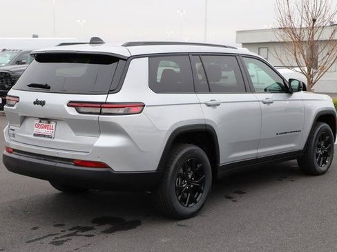 New 2025 Jeep Grand Cherokee L Altitude AWD/4WD image 5
