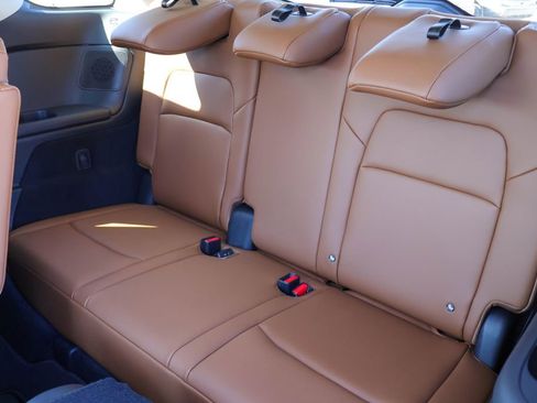 New 2026 Nissan Pathfinder Platinum image 9