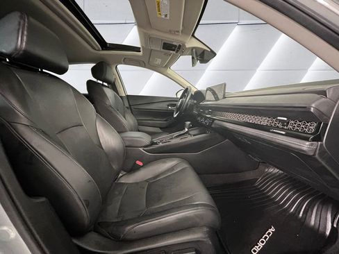 Used 2024 Honda Accord Touring image 13