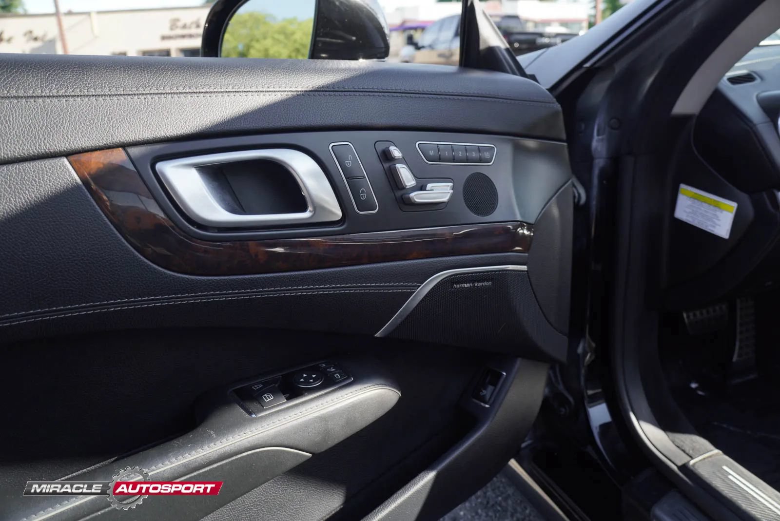 Used 2014 Mercedes-Benz SL 550 image 16