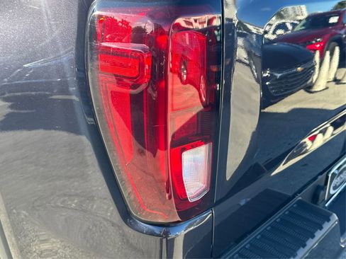Used 2024 GMC Sierra 1500 Elevation image 17