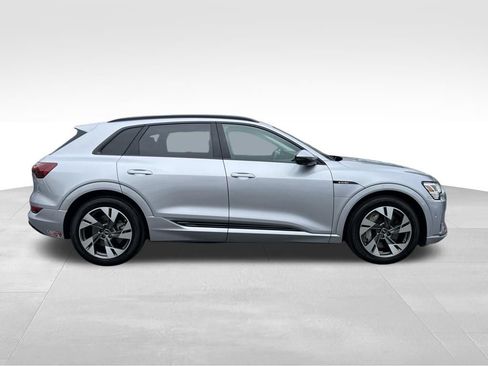 Used 2022 Audi e-tron Premium AWD/4WD image 6