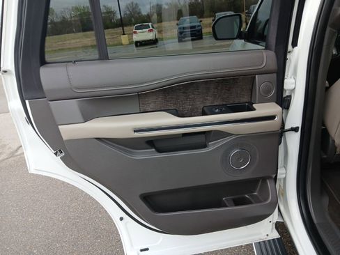 Used 2021 Ford Expedition Limited image 33