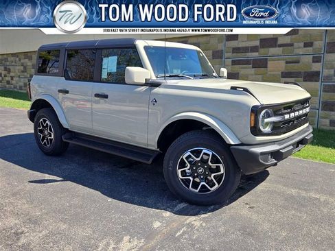 New 2026 Ford Bronco Outer Banks AWD/4WD image 1