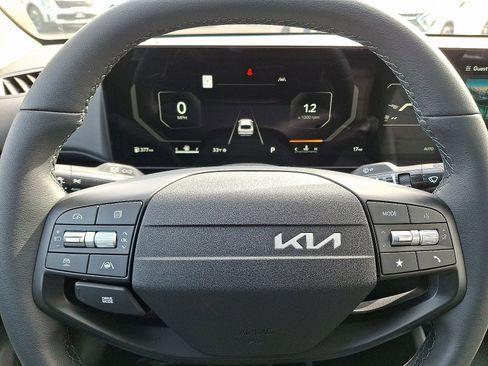 New 2025 Kia K4 EX image 16