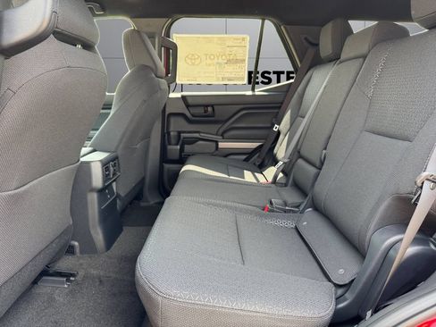 New 2026 Toyota 4Runner SR5 AWD/4WD image 16