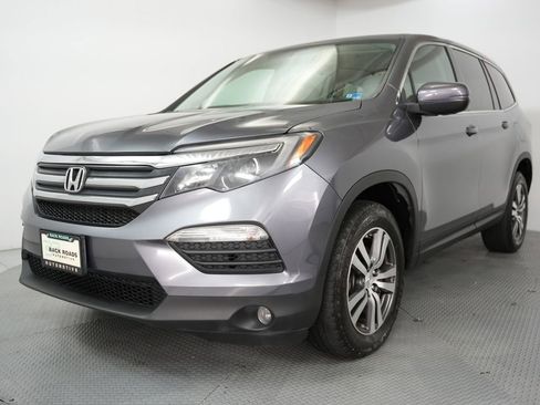 Used 2017 Honda Pilot EX image 4