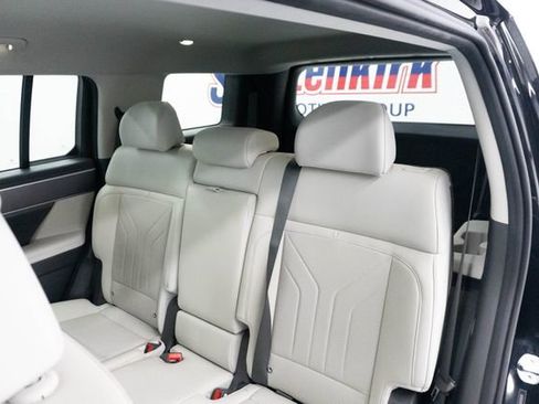 Used 2024 Hyundai Santa Fe SEL FWD image 18