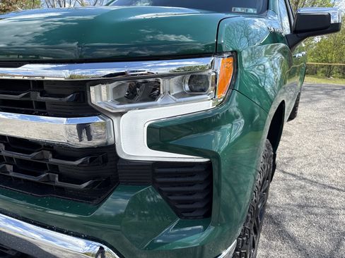 Used 2024 Chevrolet Silverado 1500 LT image 19