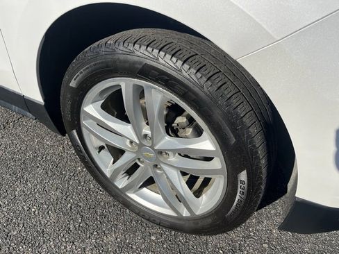 Used 2018 Chevrolet Equinox Premier image 28