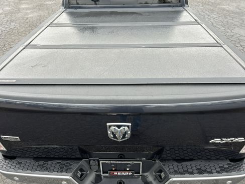 Used 2018 RAM 1500 Laramie AWD/4WD image 10
