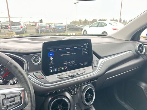 Used 2025 Chevrolet Blazer LT image 21