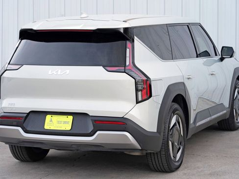 Used 2024 Kia EV9 Light Long Range image 50