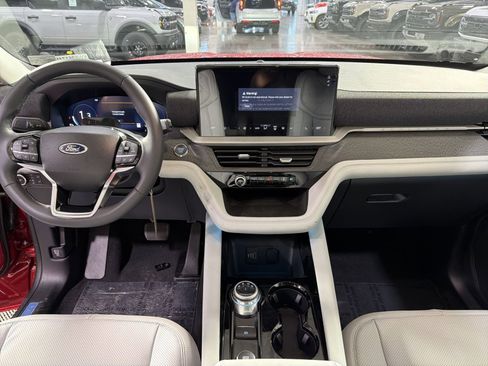 New 2026 Ford Explorer Platinum image 18