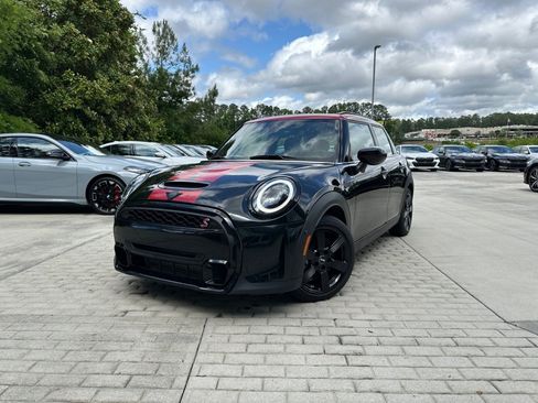 Used 2024 MINI Cooper S FWD image 1