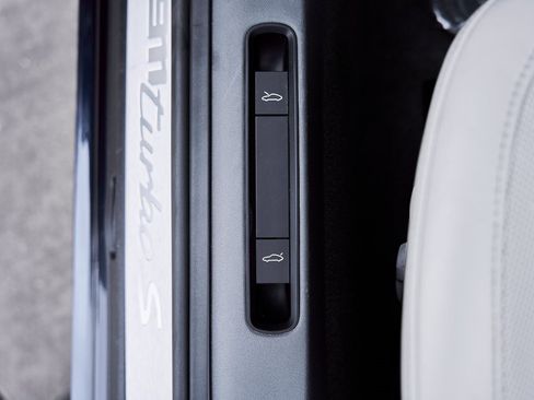 Used 2021 Porsche 911 Turbo S image 34