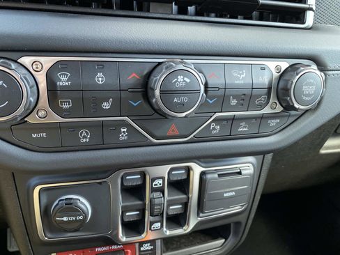 New 2026 Jeep Wrangler Unlimited Rubicon image 13