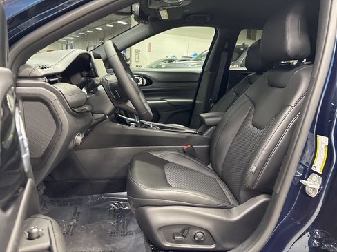 New 2026 Jeep Compass Latitude AWD/4WD image 9