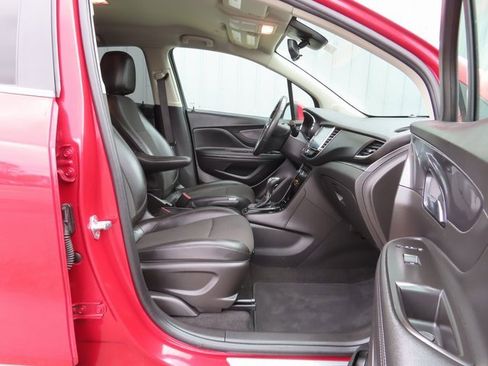 Used 2020 Buick Encore Preferred image 22