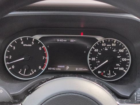 Certified 2022 Nissan Rogue SV FWD image 25