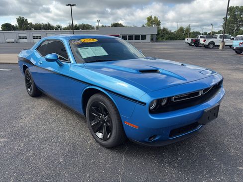 Used 2023 Dodge Challenger SXT RWD image 3