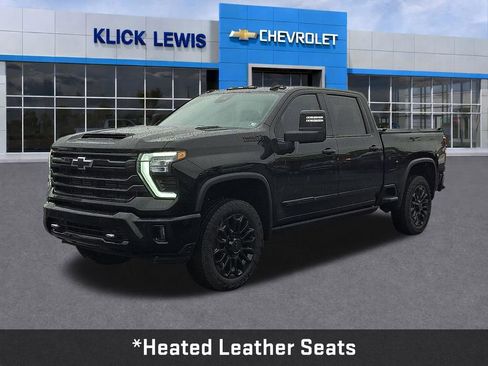 Used 2025 Chevrolet Silverado 2500 High Country w/ Midnight Edition AWD/4WD image 3