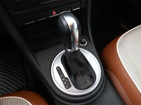 Used 2017 Volkswagen Beetle 1.8T Classic image 4