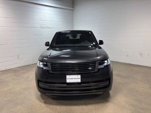 Used 2023 Land Rover Range Rover SE image 3
