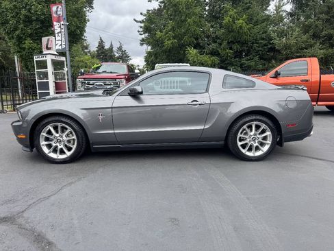Used 2011 Ford Mustang Premium w/ 202A Rapid Spec Order Code RWD image 2