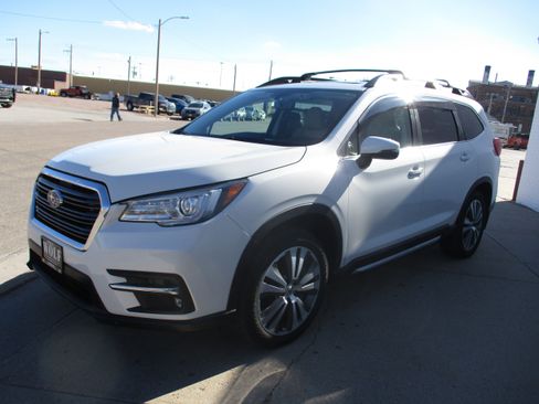 Used 2020 Subaru Ascent Limited w/ Technology Package AWD/4WD image 3
