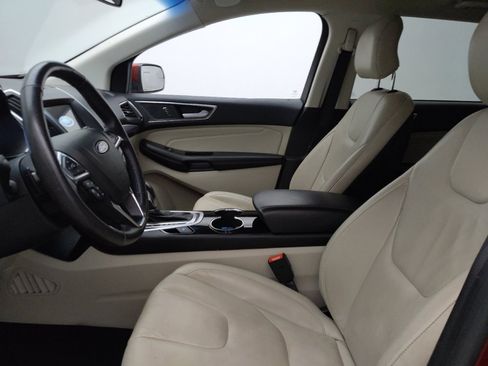 Used 2018 Ford Edge Titanium w/ Technology Package FWD image 17