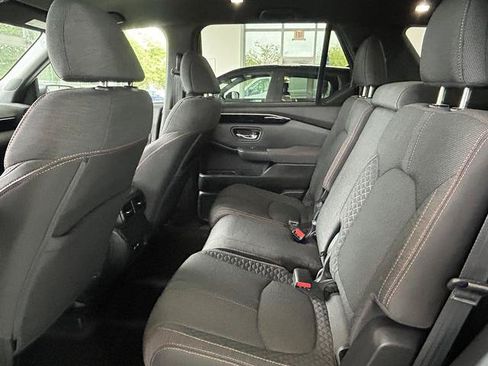 Used 2024 Honda Pilot Sport image 22