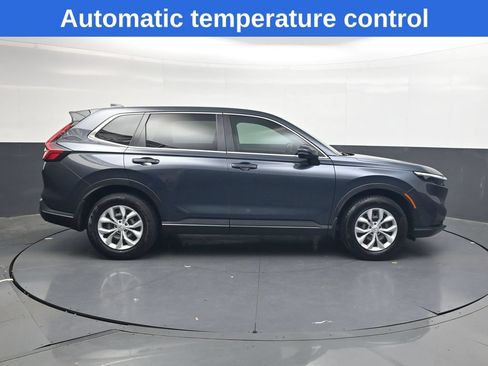 Used 2025 Honda CR-V LX image 3