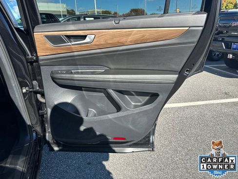 Used 2024 Volkswagen Atlas SE image 16