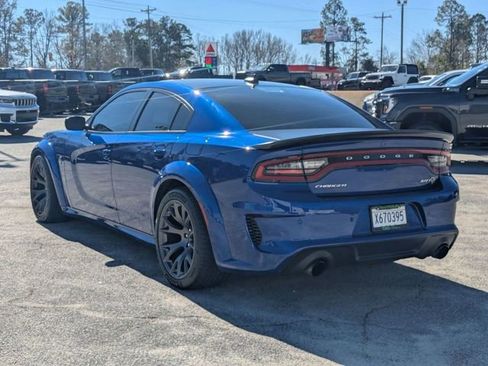 Used 2020 Dodge Charger SRT Hellcat w/ Carbon/Suede Interior Package image 6