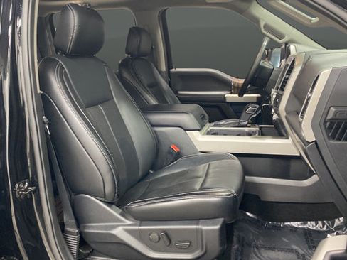 Used 2019 Ford F150 Lariat w/ Equipment Group 502A Luxury AWD/4WD image 25