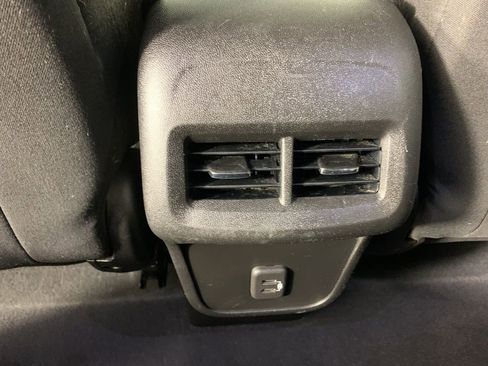 Used 2021 Chevrolet Equinox LS w/ LS Convenience Package AWD/4WD image 30