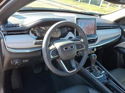 Certified 2023 Jeep Compass Limited image 25