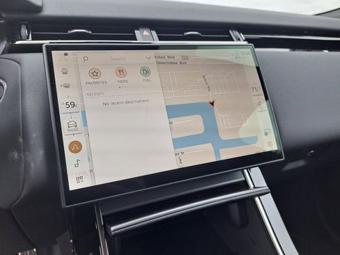 New 2025 Land Rover Range Rover Velar Dynamic SE image 13