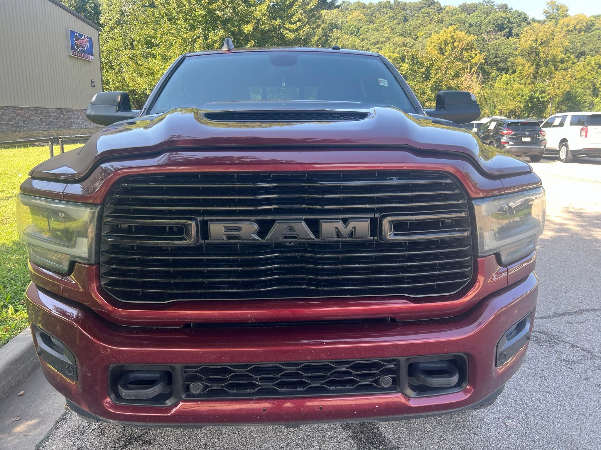 Used 2022 RAM 2500 Laramie AWD/4WD image 2