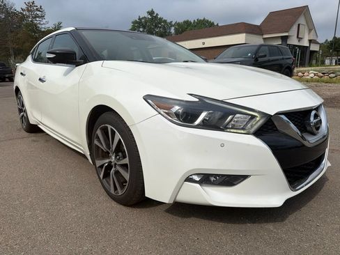 Used 2017 Nissan Maxima Platinum FWD image 3