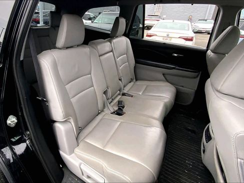 Used 2017 Honda Pilot Touring image 20
